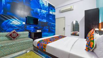 Soundproofing, free WiFi, bed sheets