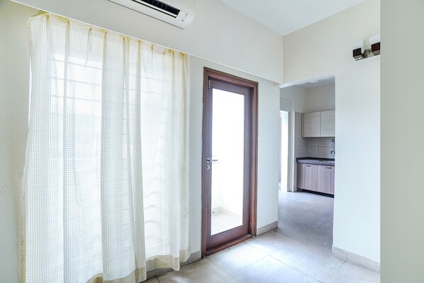 Lobby - FabHotel Home Tree Service Apartment (Chennai)