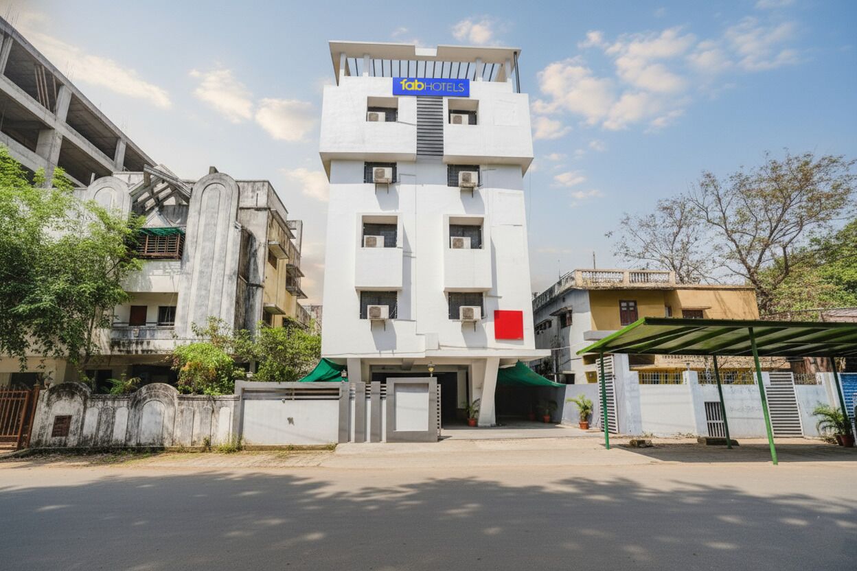 Pintu masuk properti