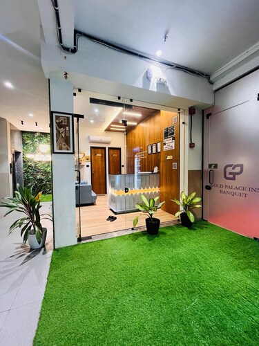 Hotel Gold Palace Inn 