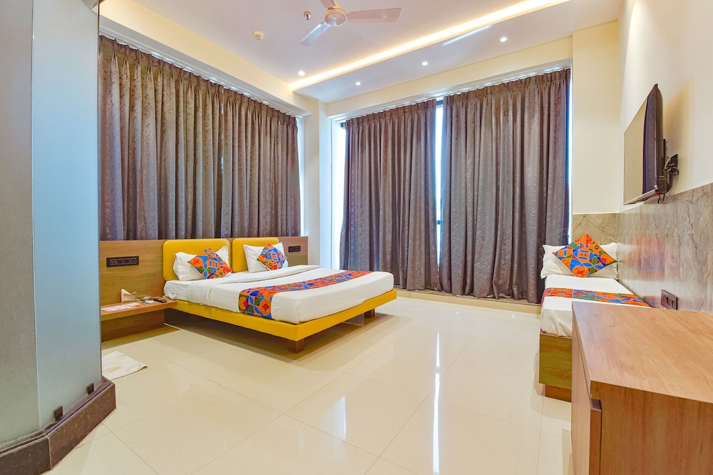 Fabhotel Gold Palace
