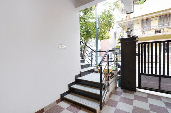 Lobby - FabHotel Kings Suites Banaswadi (Bengaluru)