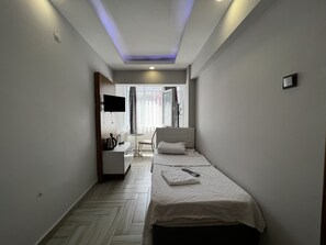 واي فاي مجانًا وملاءات أسرّة