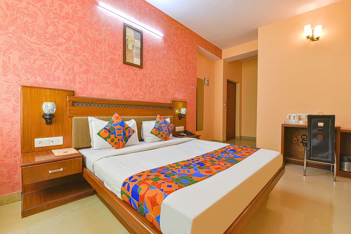 Deluxe Room | Soundproofing, free WiFi, bed sheets