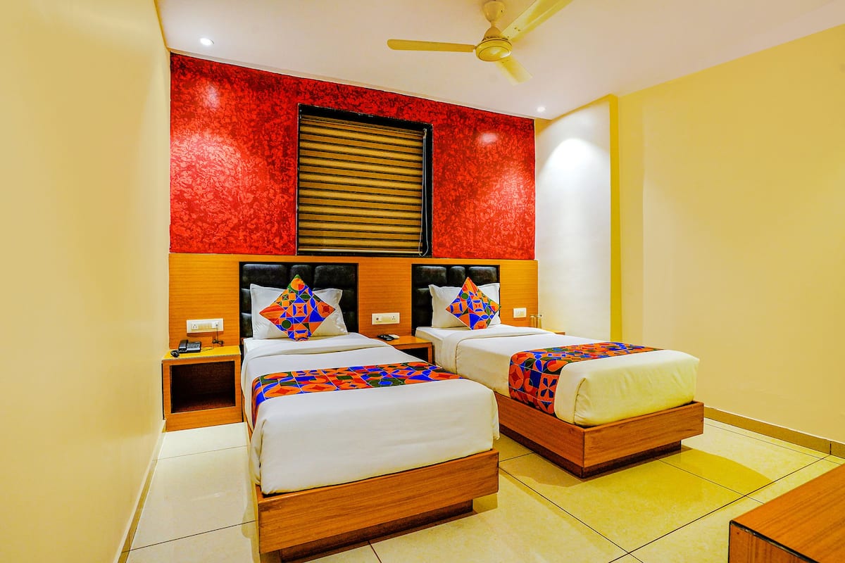 Executive Room | 1 bedroom, desk, free WiFi, bed sheets