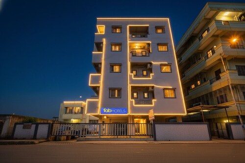 FabExpress Diamond Inn