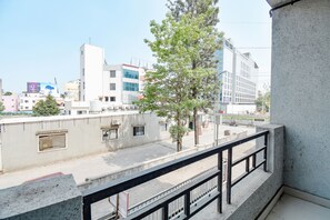 Balcony - FabExpress Diamond Inn (Paud)