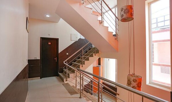 Lobby - FabHotel Red Roof Residency (Noida)