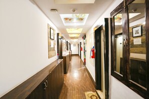 Lobby - FabHotel Veetara (New Delhi)