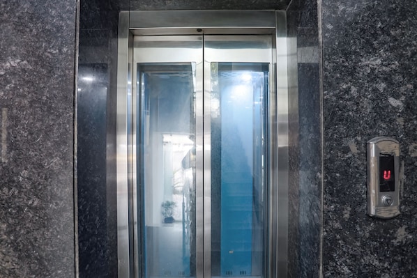 Lobby - FabHotel Comfirt Inn (Noida)