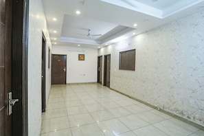 Lobby - FabHotel Comfirt Inn (Noida)