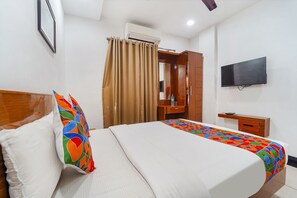 1 bedroom, Egyptian cotton sheets, premium bedding, in-room safe