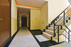 Lobby - Fabexpress Anuja (Jaipur)