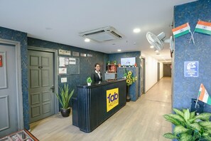 Reception - FabHotel Blusky (New Delhi)