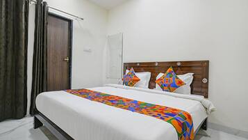 埃及棉床单、高档床上用品、客房内保险箱、办公桌