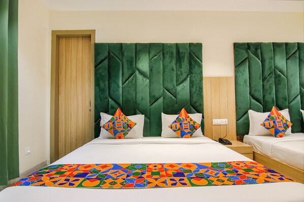 Family Room | Egyptian cotton sheets, premium bedding, in-room safe, desk - Fabhotel Punjab Pride (Amritsar)