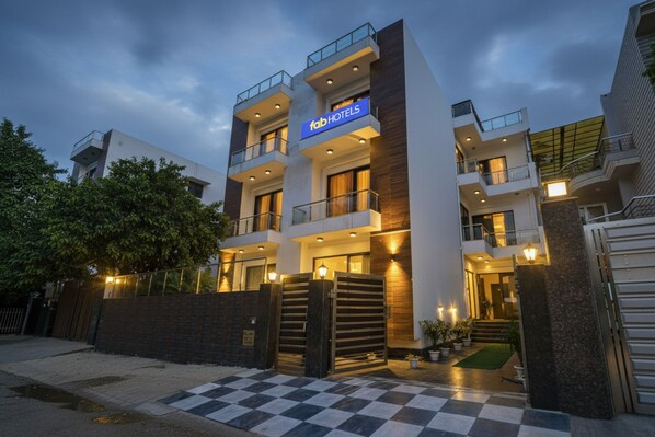 Exterior - FabHotel Velvet Suites (Gurugram)