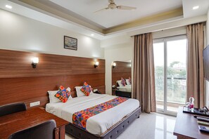 ห้องพรีเมียม | ผ้าปูที่นอนฝ้ายอียิปต์, เครื่องนอนระดับพรีเมียม, ตู้นิรภัยในห้องพัก