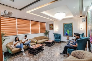 Zona de estar del vestíbulo