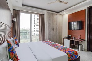 Egyptian cotton sheets, premium bedding, in-room safe, desk - FabHotel The Grace Inn (Gurugram)