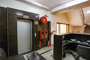 Lobby - FabHotel F9 NSP (New Delhi)