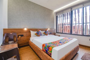 Egyptian cotton sheets, premium bedding, in-room safe, desk