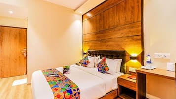 Deluxe Room | Egyptian cotton sheets, premium bedding, in-room safe, desk