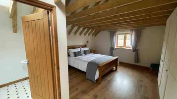 Maison, plusieurs lits | 4 chambres, bureau, fer et planche Ă repasser, Wi-Fi gratuit