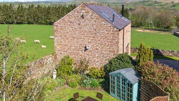 Cottage | Property grounds