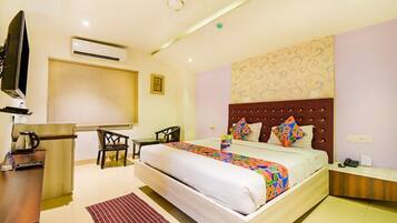 Egyptian cotton sheets, premium bedding, in-room safe, free WiFi
