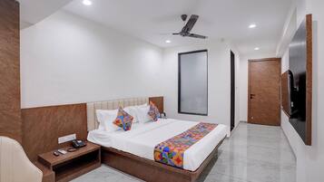 Premium Room | Egyptian cotton sheets, premium bedding, in-room safe, free WiFi