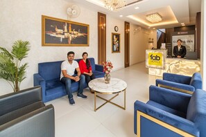 Reception - FabHotel Global Inn (Chhatrapati Sambhajinagar)