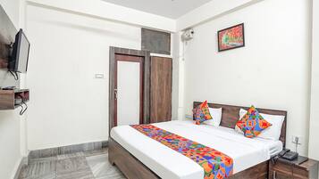 Egyptian cotton sheets, premium bedding, in-room safe, free WiFi