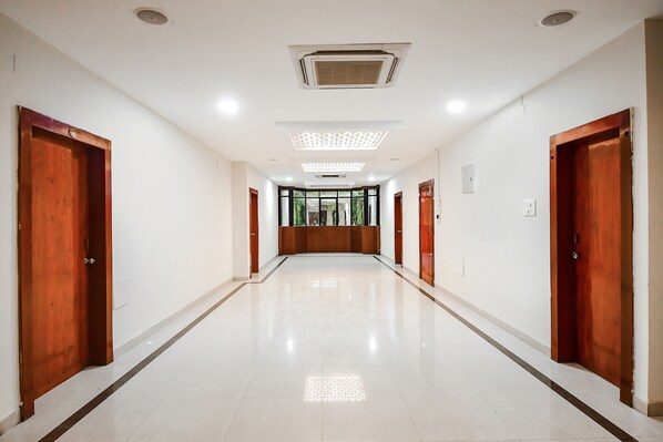 Lobby - Fabhotel Greenland Grand (Bhubaneshwar)
