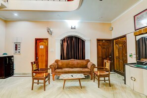 Lobby - Fabhotel Raka Inn (Prayagraj)
