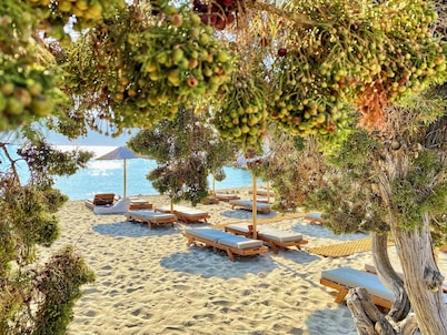 Helios Beach Hotel & Bungalows