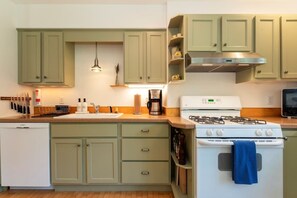 Fridge, microwave, oven, stovetop - Wonderland Home | 2BR retreat, mins to Acadia NP (Tremont)