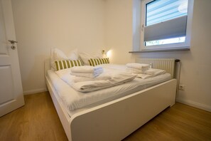 2 Schlafzimmer, Schreibtisch, Bügeleisen/Bügelbrett, kostenloses WLAN