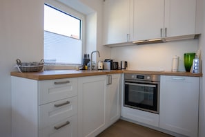 Køleskab, ovn, kogeplade, opvaskemaskine