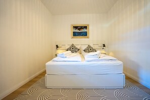 2 habitaciones, escritorio, tabla de planchar con plancha y wifi gratis 