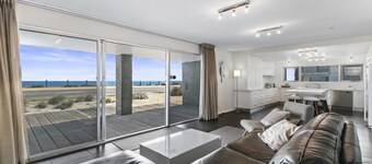 Esplanade Escape by Wine Coast Holiday Rentals