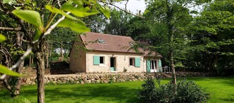 Charming Cottage in Peaceful Forest Setting, Near Le Mans – Modern Amenities & High-Speed WiFi