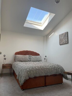 Apartment, 1 King Bed with Sofa bed | 1 bedroom, free WiFi, bed sheets - Smithy Bungalow, Free Private Parking (Buxton)