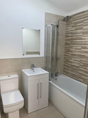 Apartemen, 1 Tempat Tidur King dengan tempat tidur Sofa | Kamar mandi