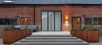 Simple Coastal Luxury Near Southwold Sleeps 10