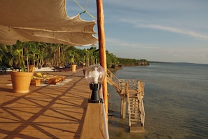 Vista para praia/oceano