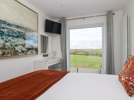 Cottage | 4 bedrooms, individually decorated, individually furnished, free WiFi