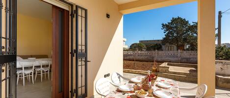 Villa | Terrace/patio