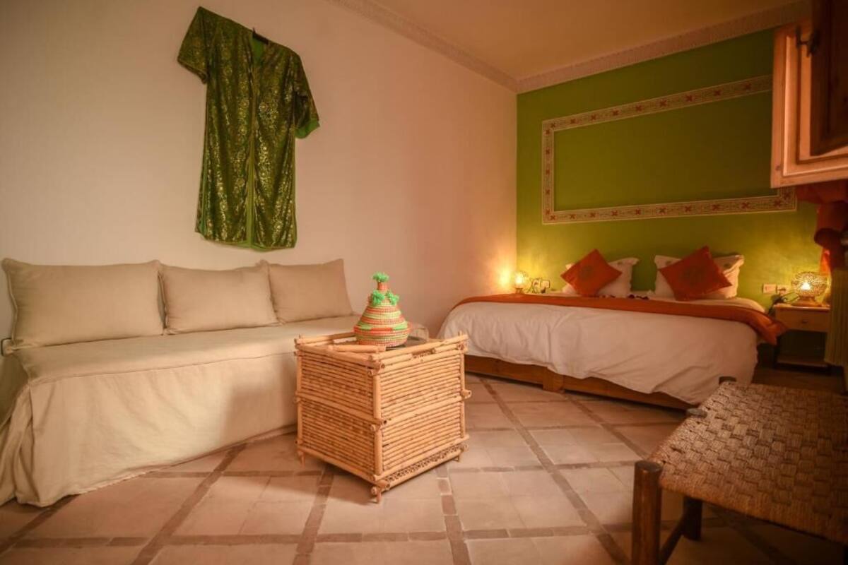 Comfort-Dreibettzimmer | Zimmersafe, kostenloses WLAN, individuell dekoriert