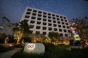 Front of property - evening/night